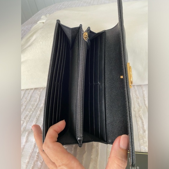 Chanel Black Wallet Quilted Caviar Leather CC Logo - Picture 6 of 17